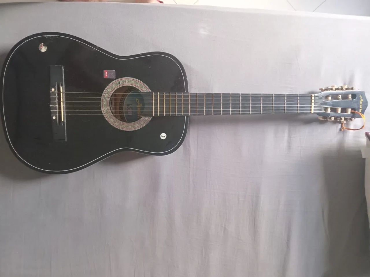 Violão seminovo 