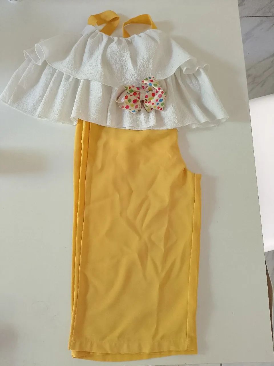 Conjunto amarelo e branco com laço  - Foto 3