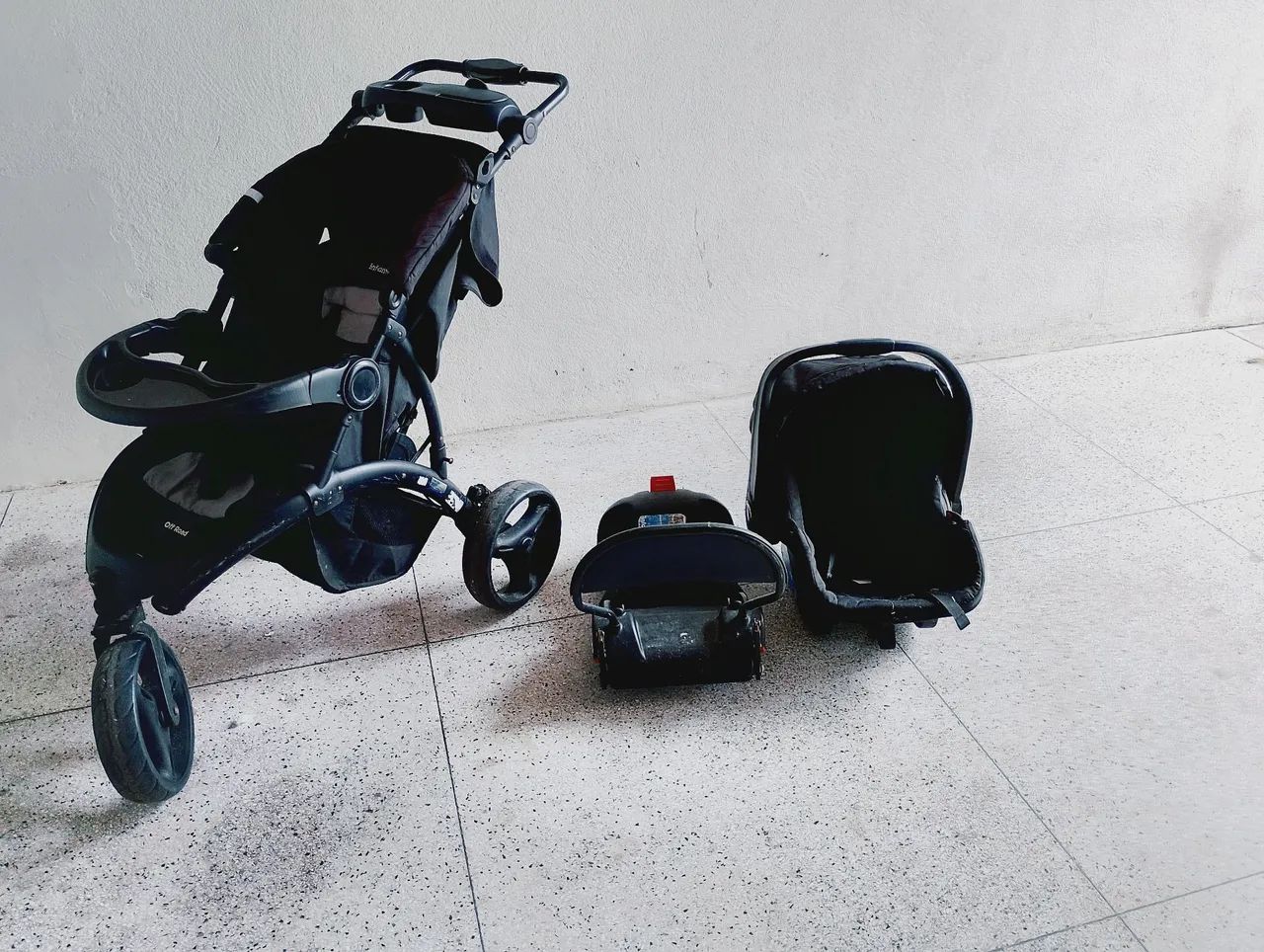 Carrinho de bebê com base e bebê conforto  - Foto 4