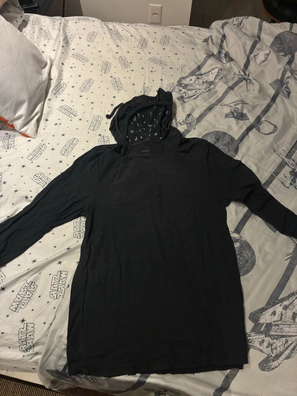 Roupas de marcas variadas em bom estado 