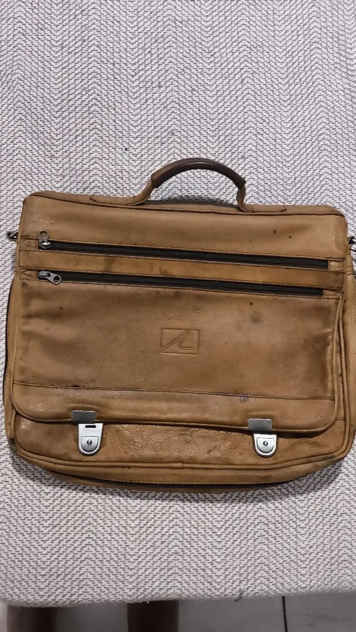 Bolsa tira colo Zelio ( Couro) 35cm x 42 cm - Foto 4