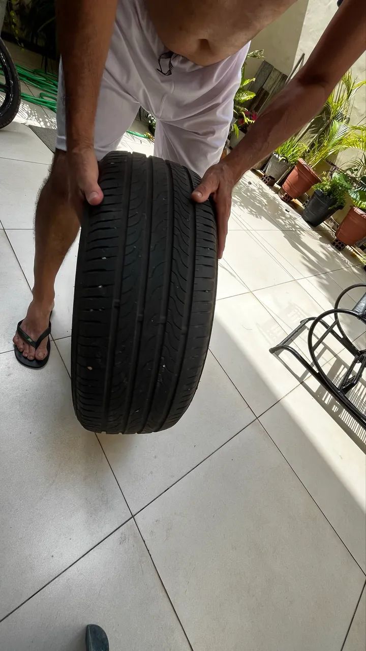 Pneu ARO 18 - Foto 4