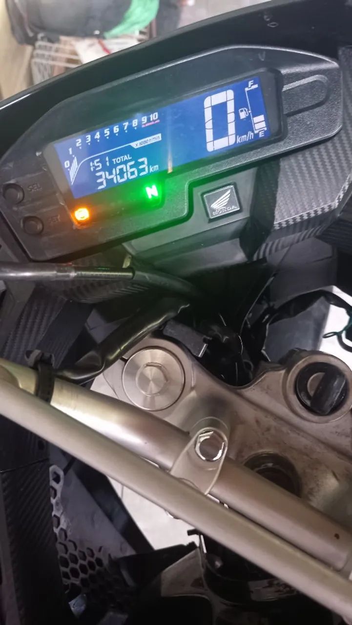 Vendo troco Xre 300 emplacada até 10/2027 no meu  leia o anúncio golpistas  nem tente