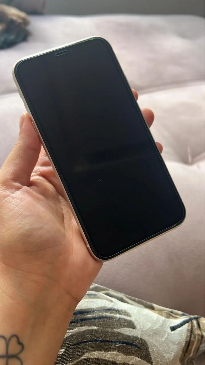 iPhone 11 a 128gb (único dono - 100% original) - Foto 2
