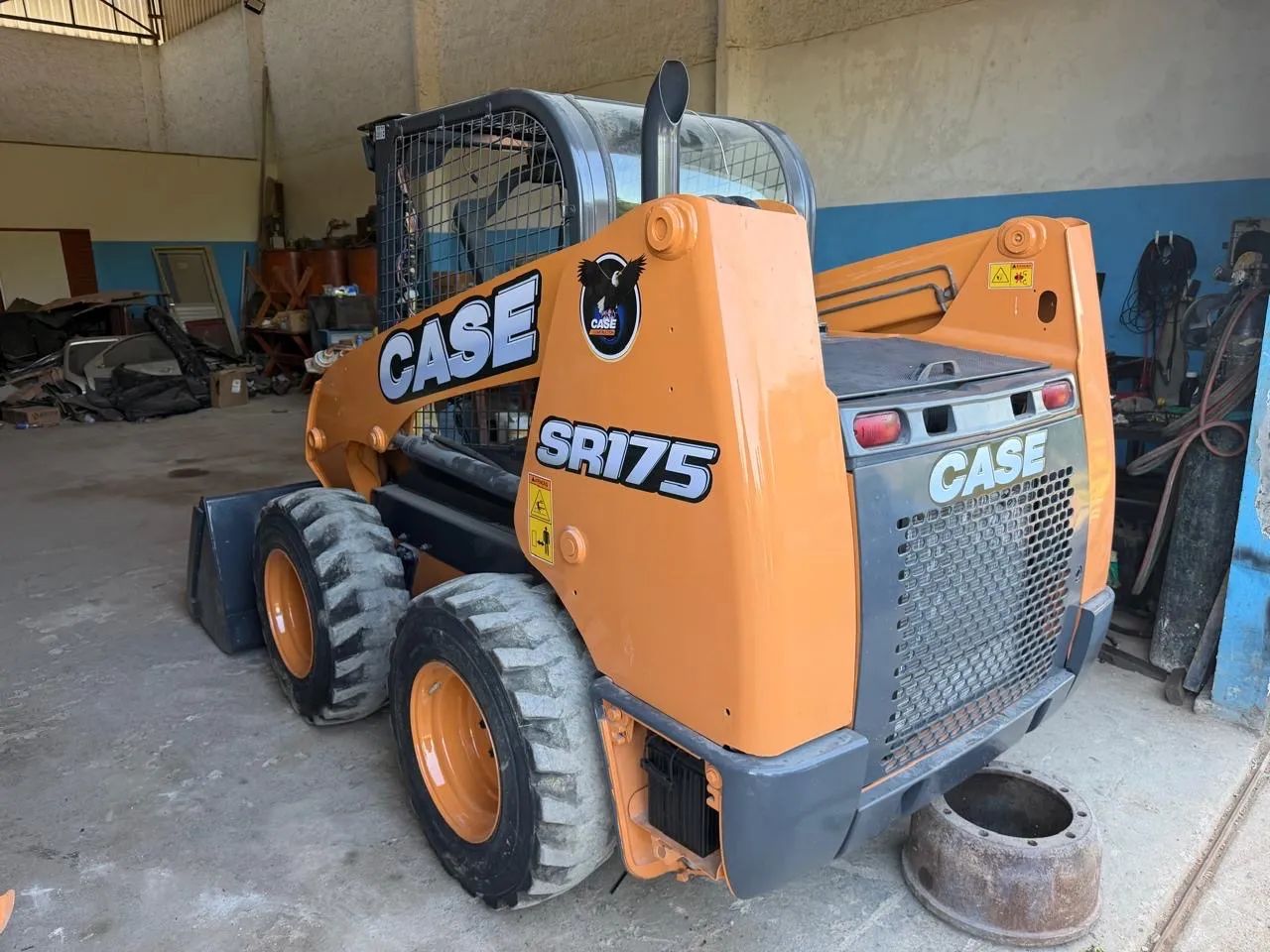 Mini carregadeira CASE