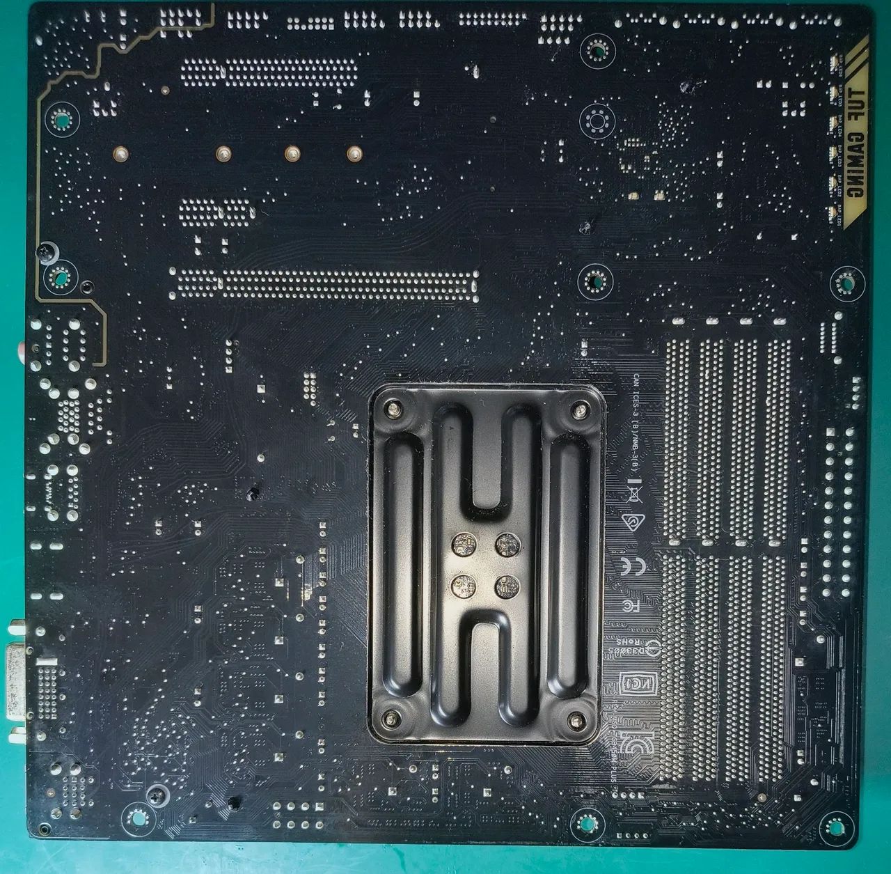 ASUS TUF B450M-PLUS GAMING - Foto 3