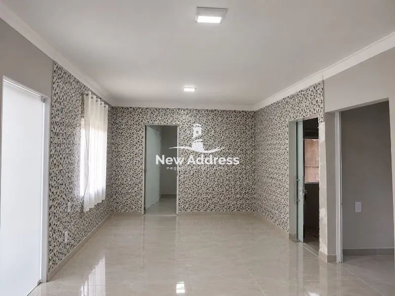 Casa a venda com 2 quartos e terraço no bairro Alvorada!
