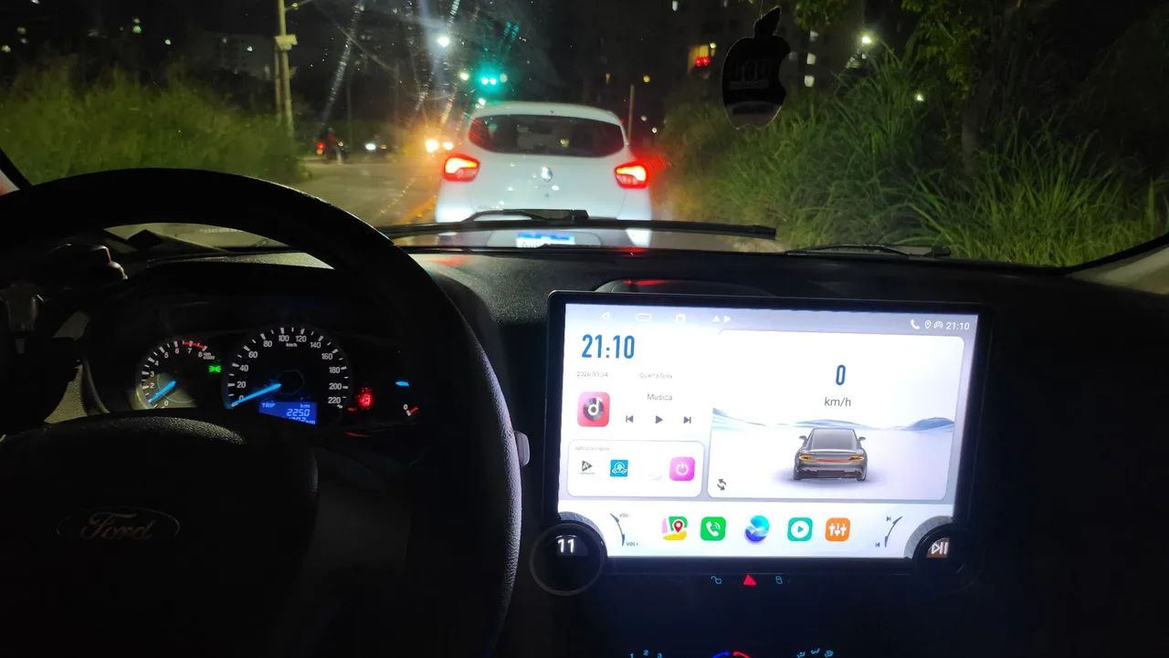 Multimidia 13 polegadas com botões flutuantes