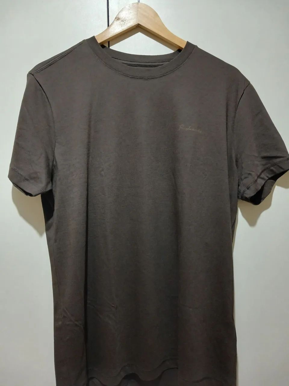 CAMISETA RICHARDS MÉDIA