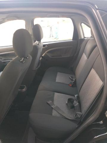 Fiesta sedan 1.6 2013 - Foto 9