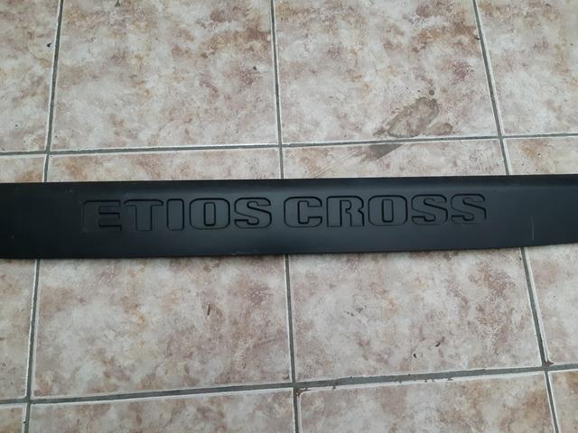 Acabamento da tampa traseira etios cross - Foto 2
