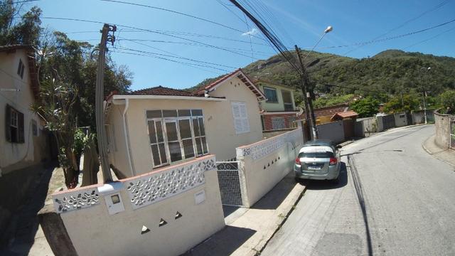 Casa de 2 quartos e quintal na Rua Atílio Maroti - Foto 2