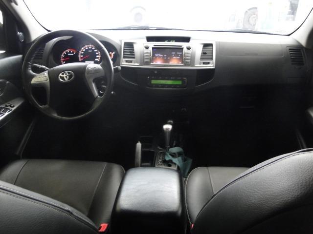 Hilux cd srv 3.0 top 4x4 diesel aro 17 - Foto 6