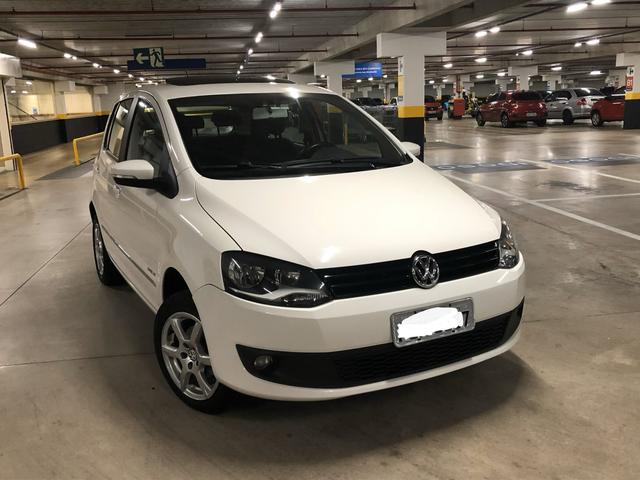 Volkswagen Fox 1.6 Highline Flex Manual - Teto Solar - 2014 - Foto 2