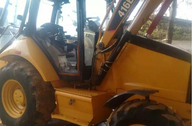 Retroescavadeira Cat 416