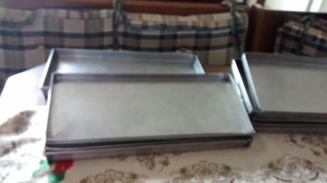Bandeja de inox para balcão expositor em perfeito estado 11 peças - Foto 3