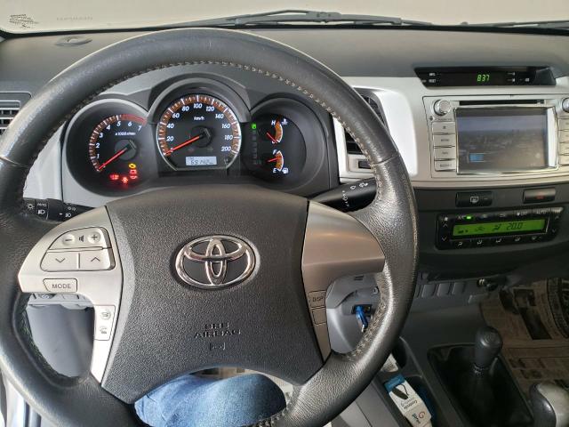 Vendo Hilux 2013 FLEX AUTOMÁTICA 4x4 - Foto 7