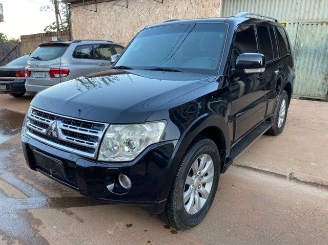 MITSUBISHI PAJERO FULL HPE 2011 4X4+ TETO SOLAR   VENDO A VISTA OU FINANCIADO   AC.TROCA