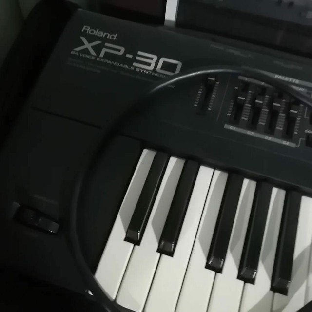 roland xp 30 olx