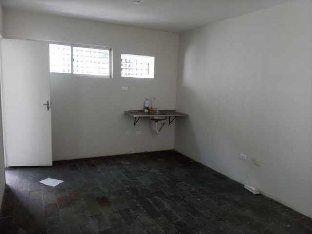 Casa para venda possui 250 metros quadrados com 6 quartos em Encruzilhada - Recife - PE - Foto 5