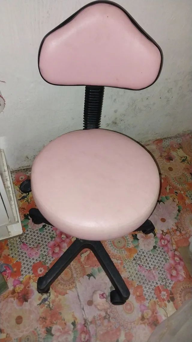 Cadeira mocho rosa bebê 