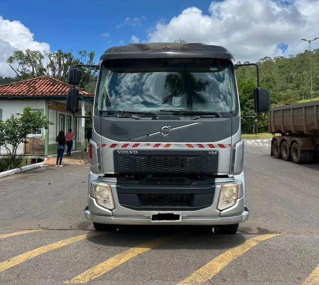 Volvo VM-270 6X2 + Munck Palfinger MD45