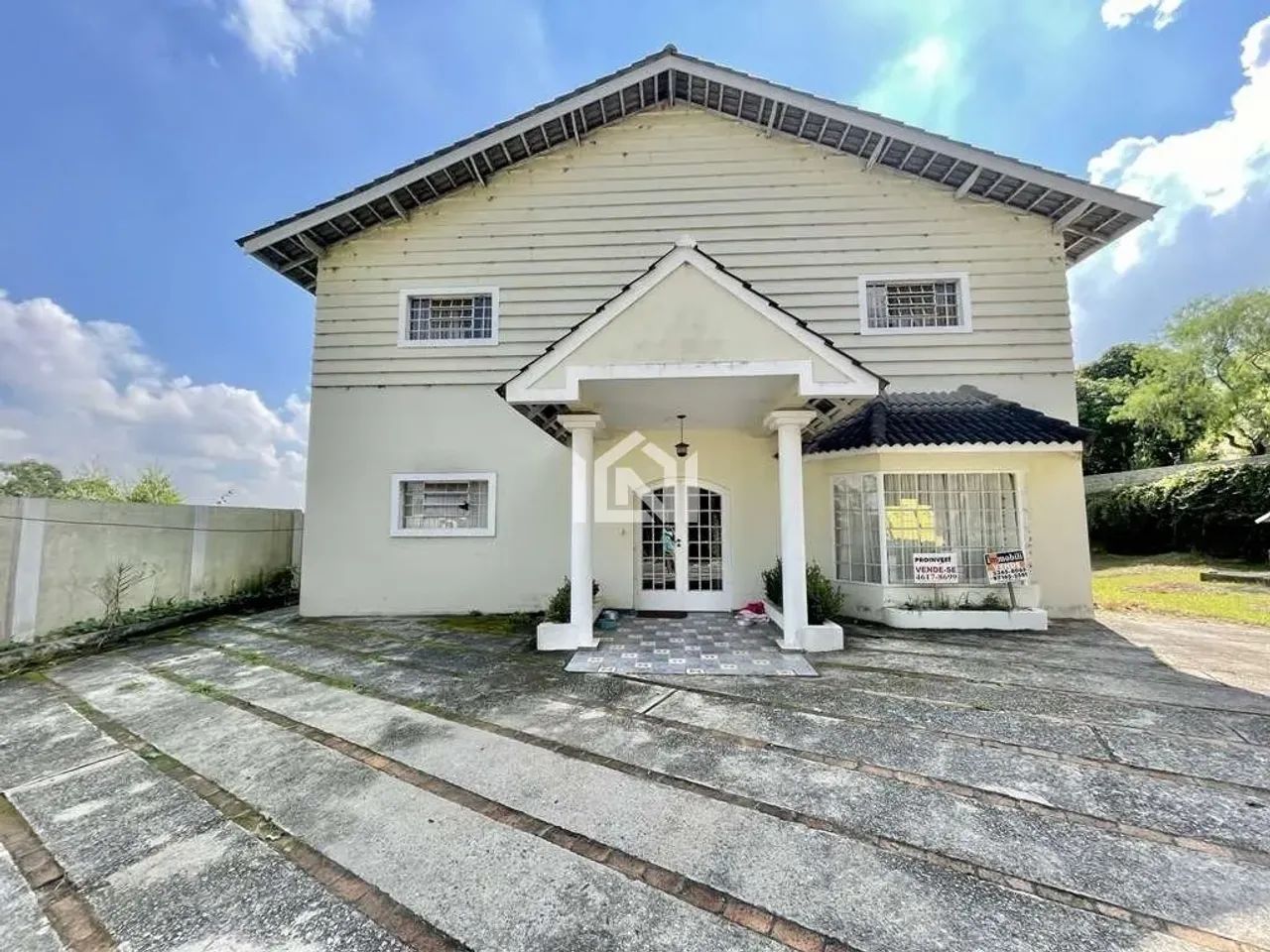 Casa comercial à venda na Granja Viana