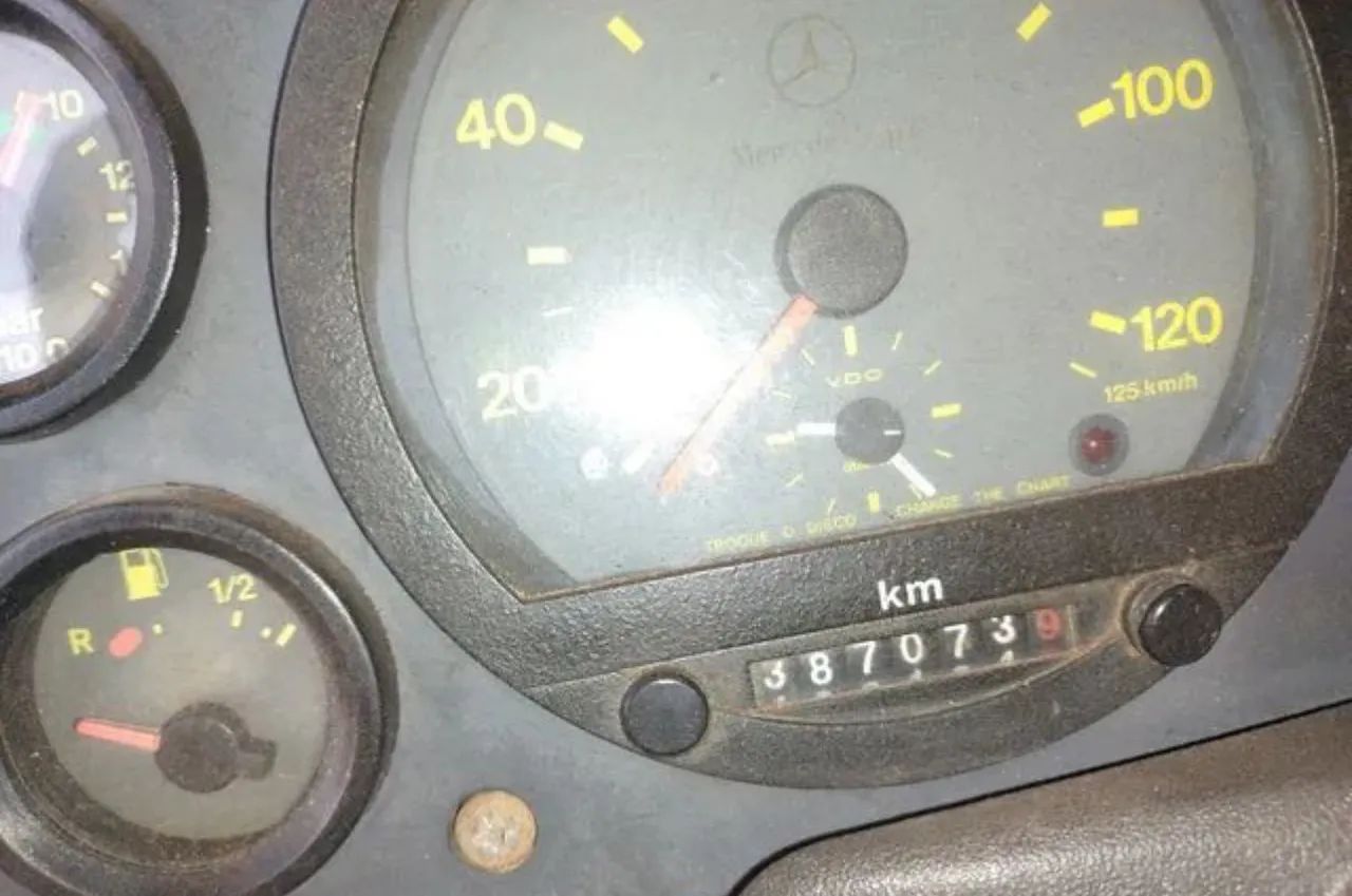 MB 1718 ano 2012, Toco, 4x2, Comboio com 4000 litros de Diesel, em SP - Foto 8