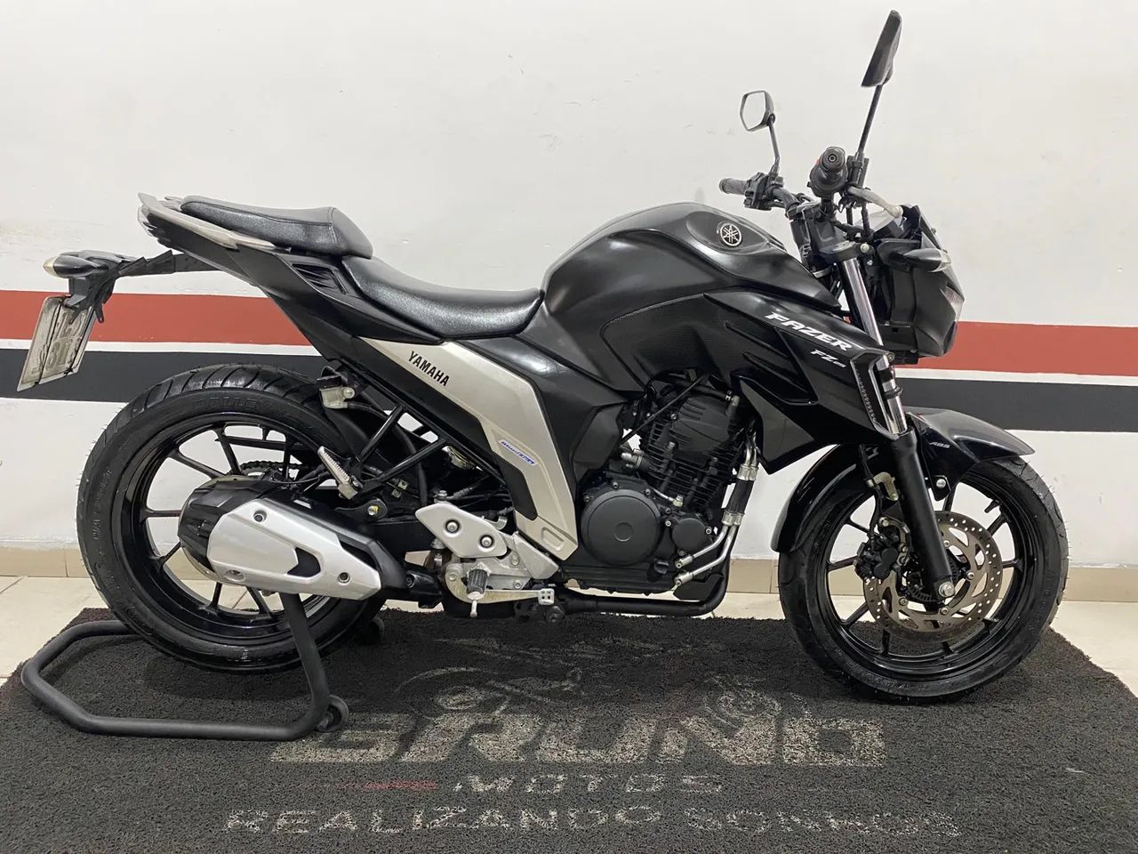 FAZER 250c 2023  MUITO NOVA ( DIVIDO EM 21 VEZES NO CARTÃO )