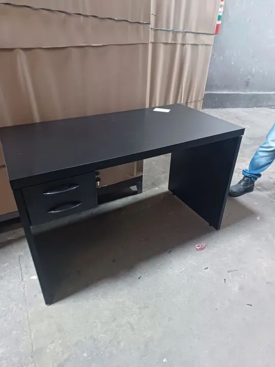 Mesa de escritório em ótimo estado