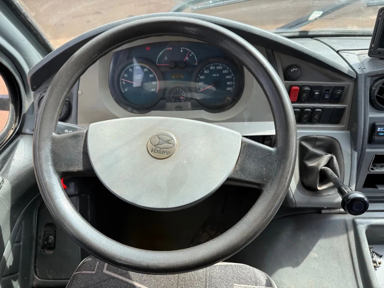 Microônibus volare W8 ano 2011 com 28 Lugares motor MWM com bomba em cascavel,PR - Foto 8