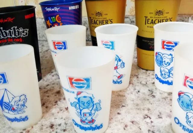 10 Copos Antiguidade:Trapalhões-1988,02Habib's Rock?n Rio/Gênios Rock,02 promo Whisky Teac