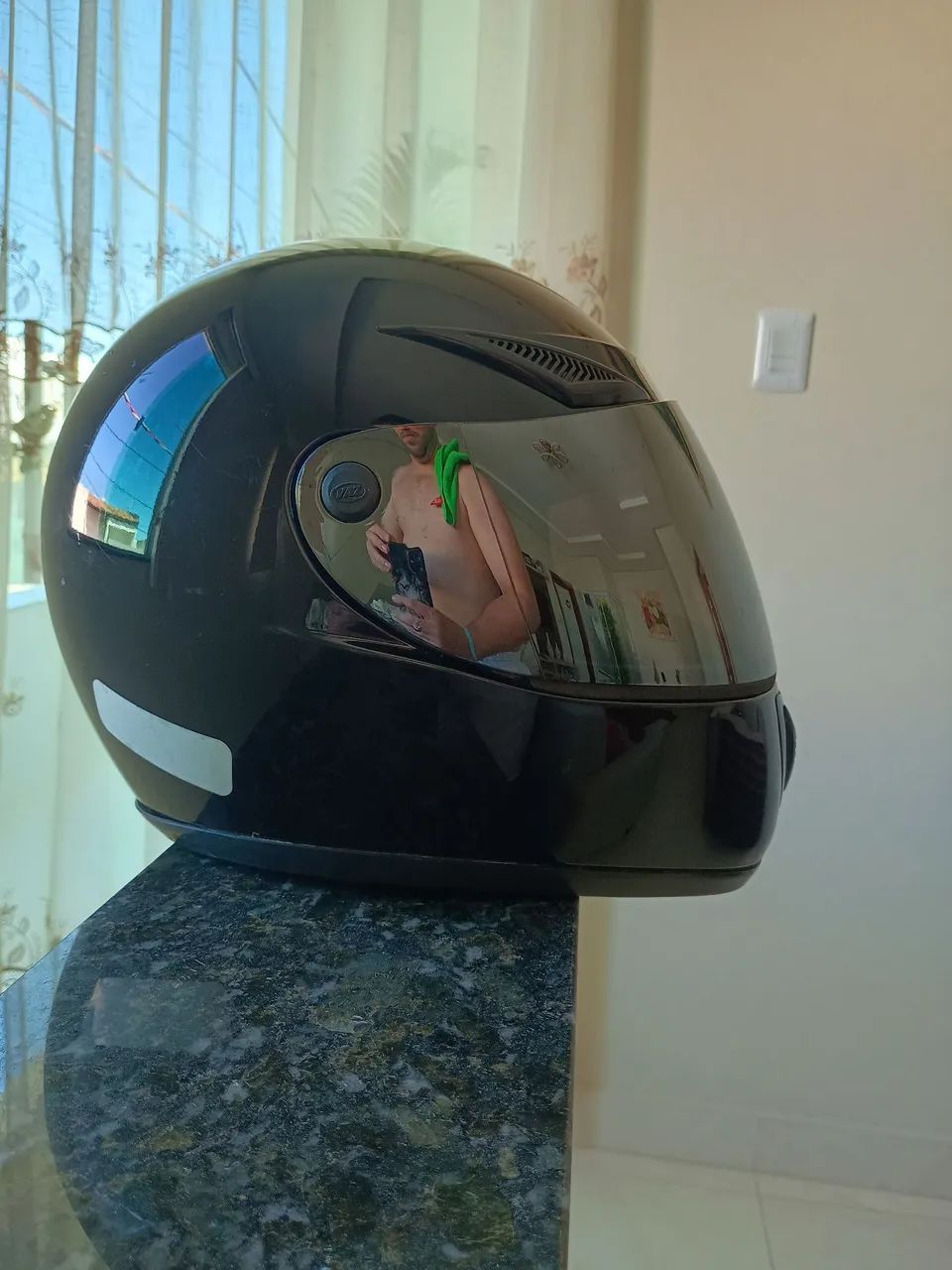 Capacete 58 Vaz com viseira fumê 