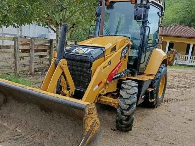CATERPILLAR 416 F2 - ANO 2020 - Foto 4