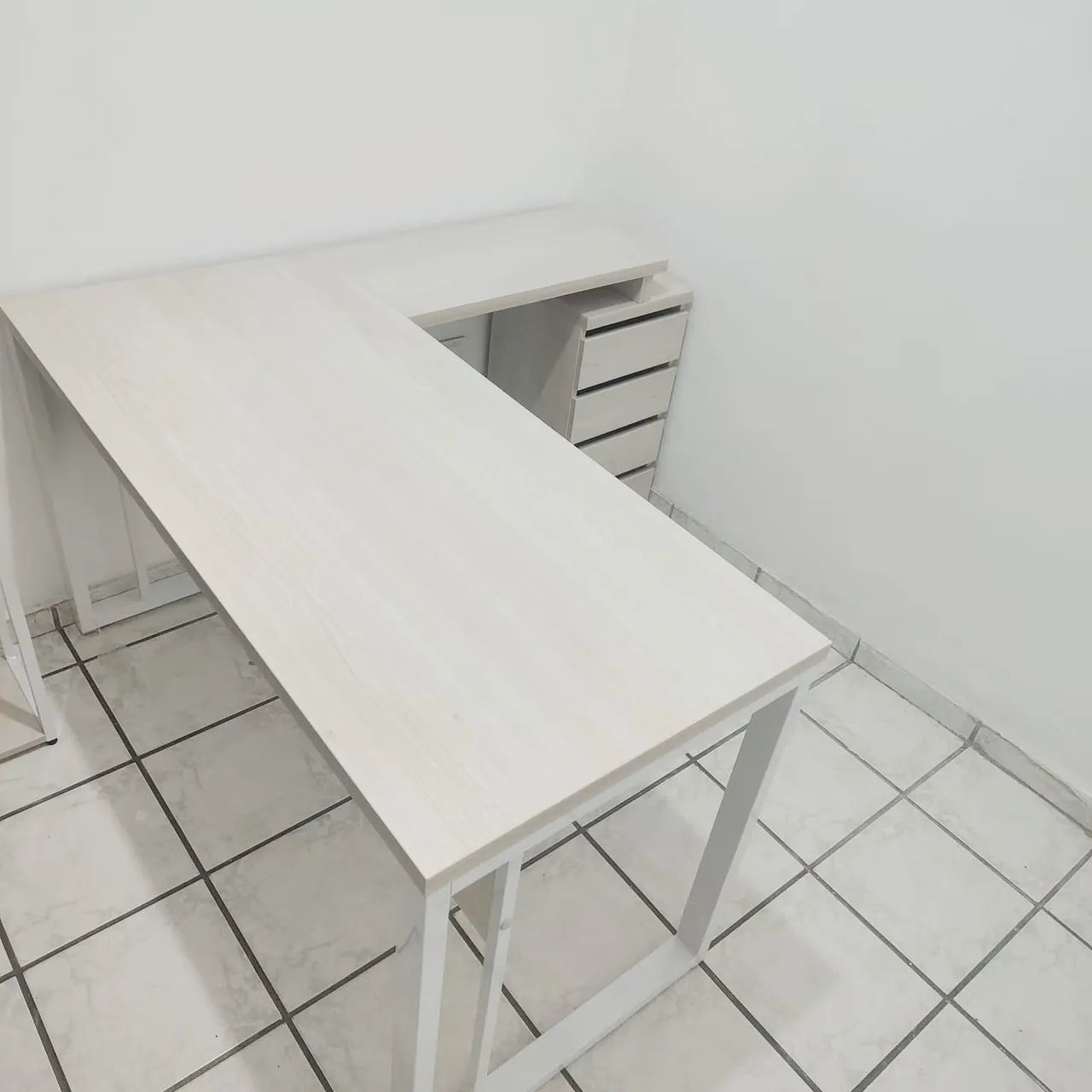 Mesa L Chiaro + Gaveteiro 