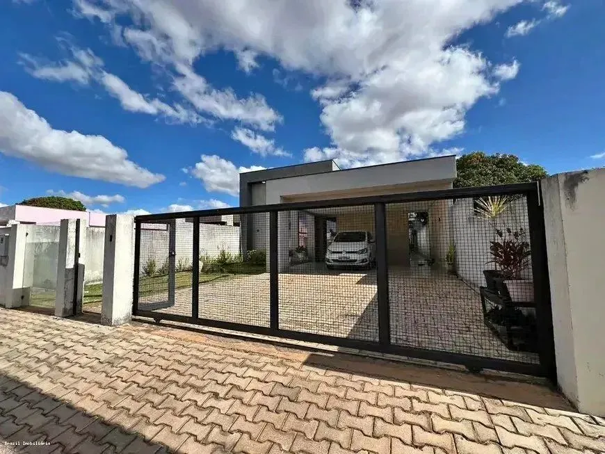 Imóvel para venda possui 105 metros quadrados com 3 quartos em Costa e Silva - Joinville -