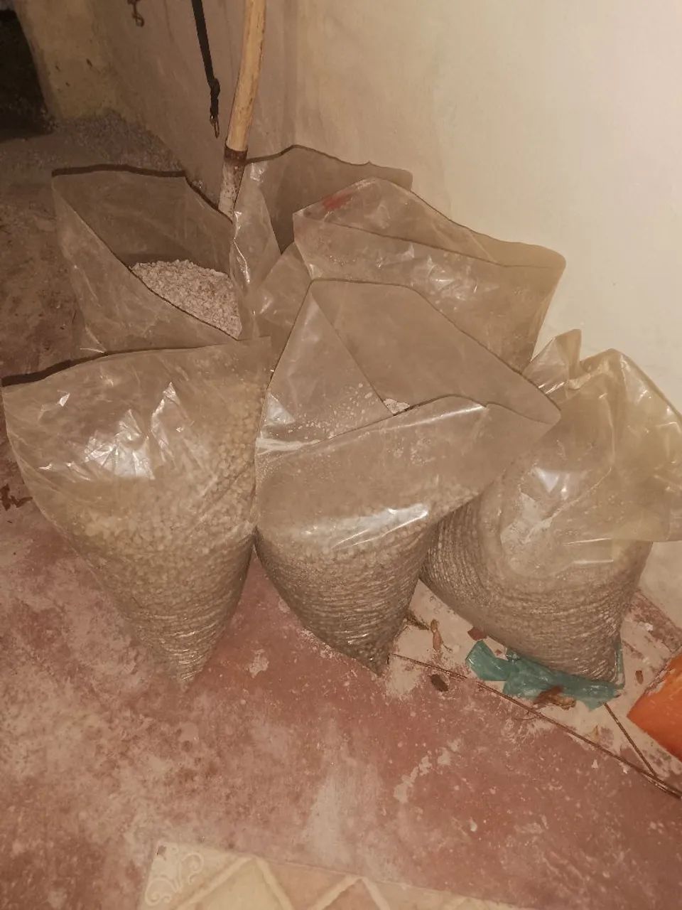 Doa-se areia e pedra 64385785163010120