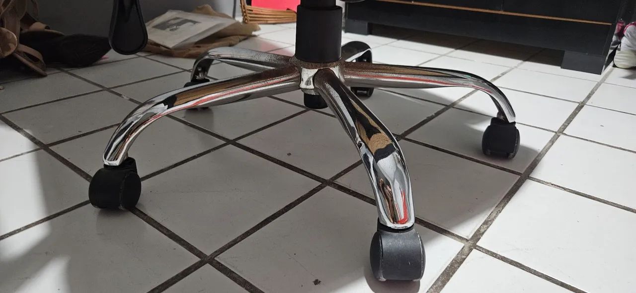 Cadeira de Escritório Giratória com Rodas - Foto 3