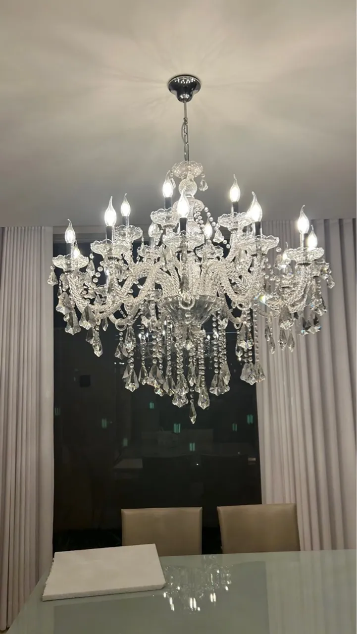 Lustre de Cristal Elegante e Imponente