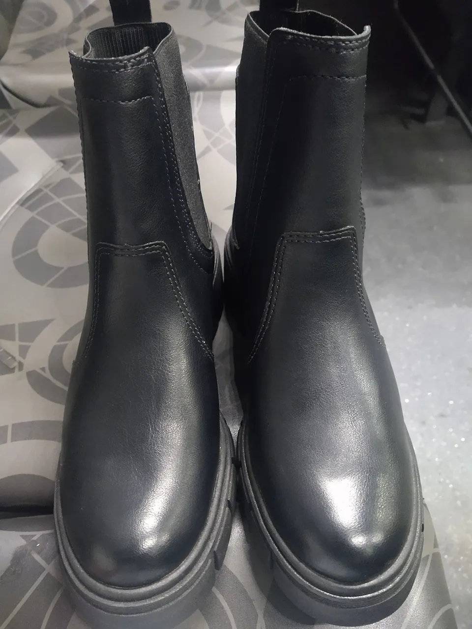 Botas Chelsea de Preto - Conforto e Estilo