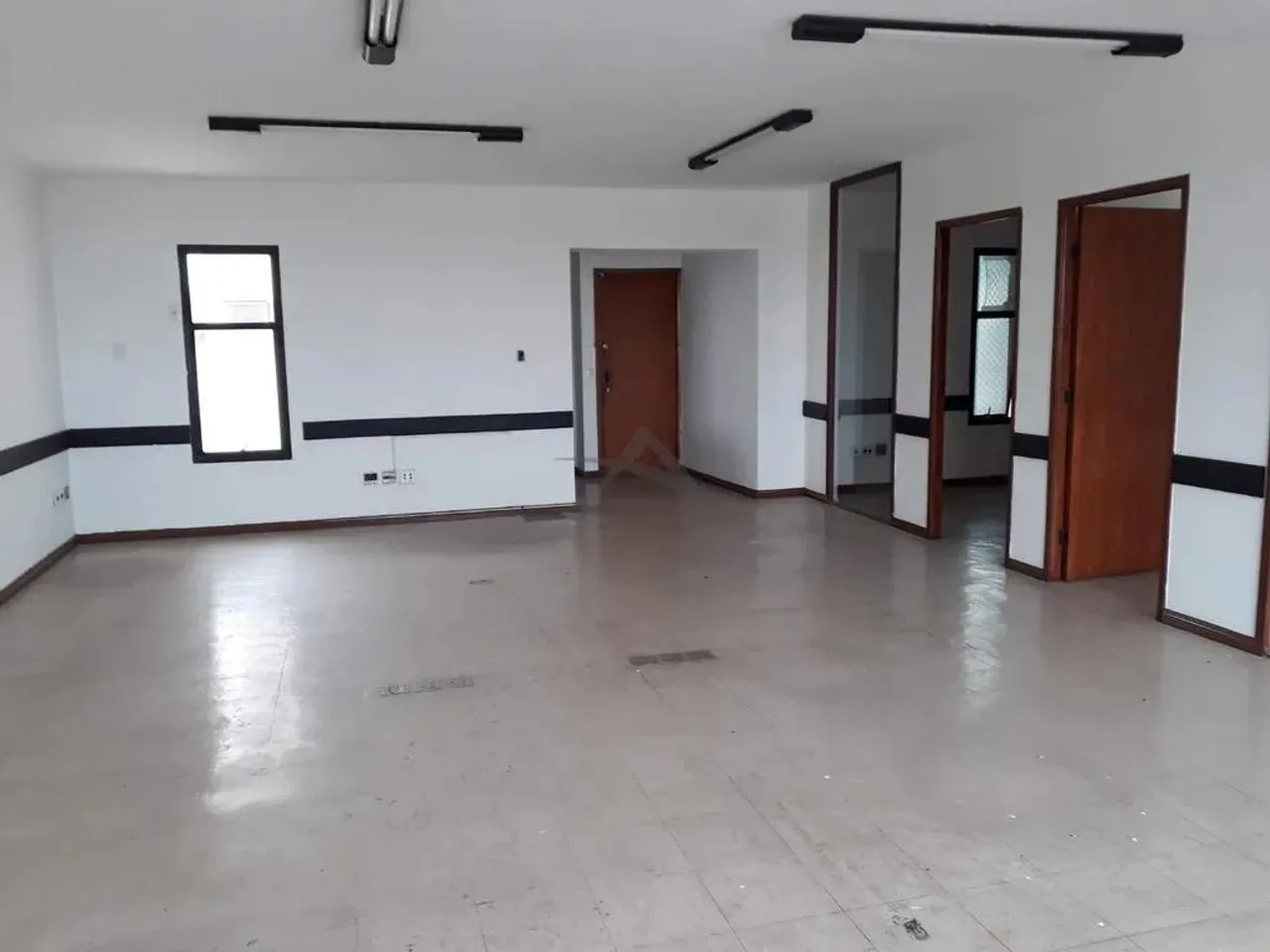 Sala à venda e para alugar em Valinhos, Centro, com 129 m²