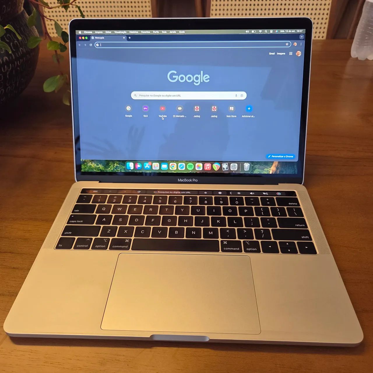MacBook Pro (13-inch 2018 シルバー) Apple MacBook Pro 13-Inch (2018, Touch Bar) Review - Review