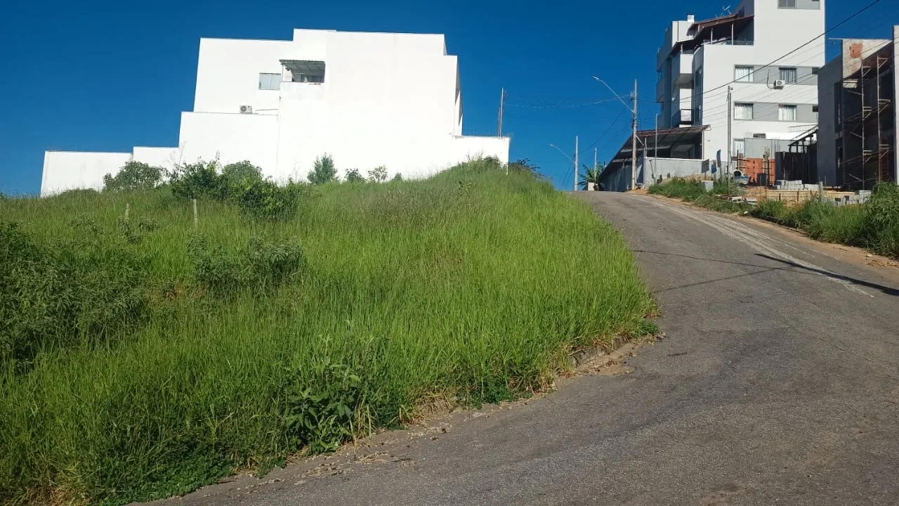 LOTE DE ESQUINA ALTO PRIMAVERA (320m2)