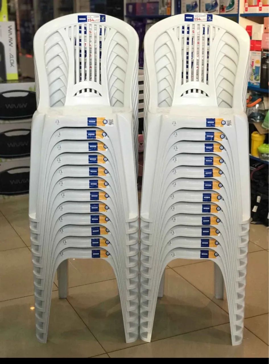 Cadeira Tramontina sem braço suporta 145kg 