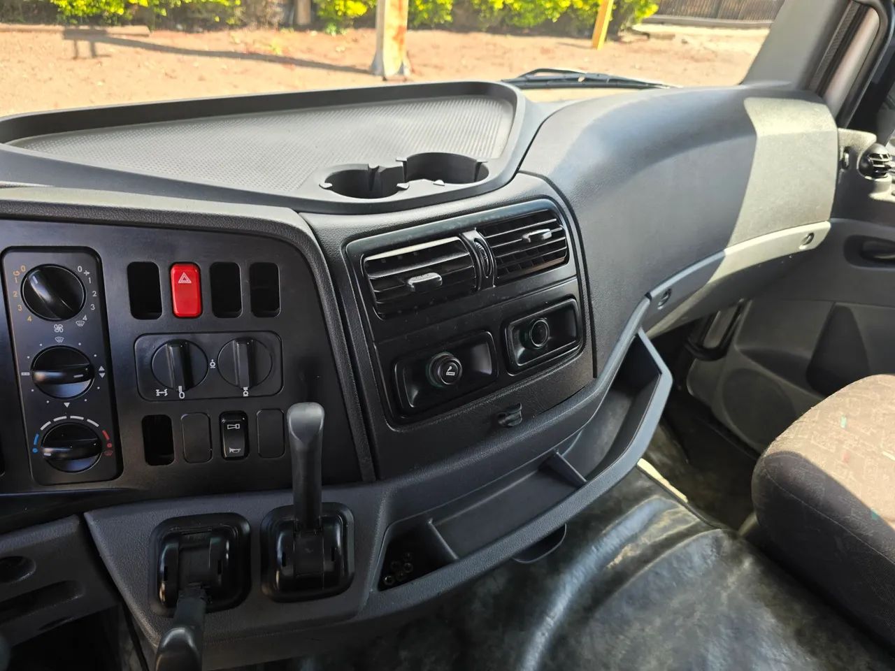 MB 2544 ano 2011 6x2 premium - Foto 6