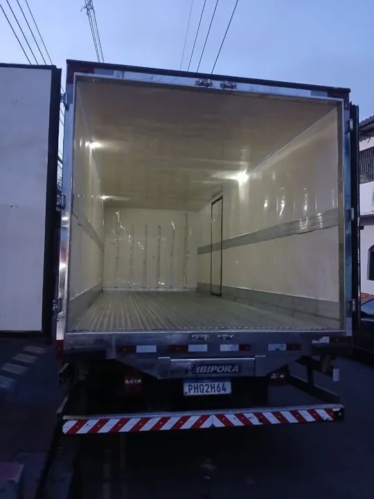 Caminhão Baú Térmico/FRETE - Foto 2