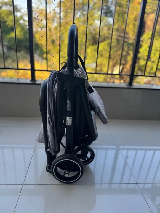 VENDO CARRINHO EM ÓTIMO ESTADO POUCO USO - Foto 4