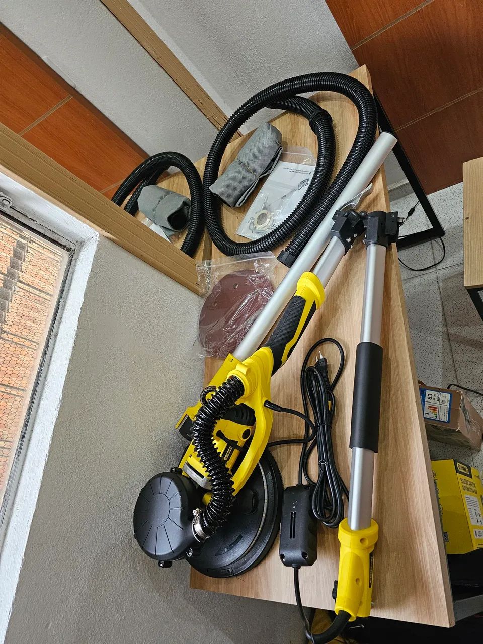 Lixadeira de parede e teto telescópica com led 850w 110v