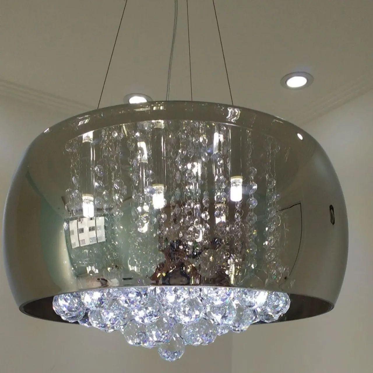 Lustre Moderno com Detalhes em Cristal