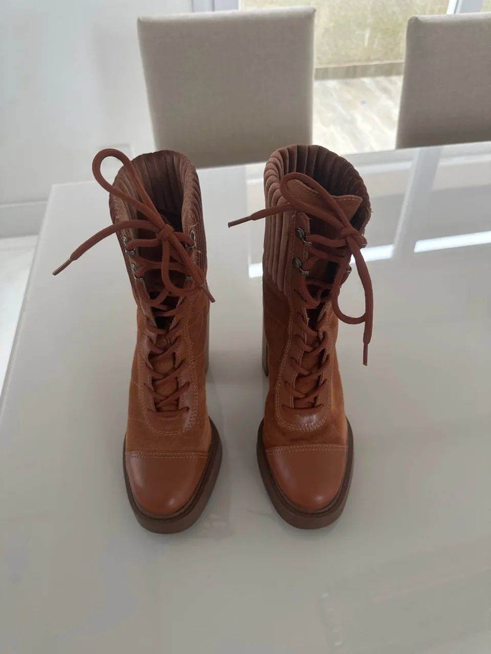 Bota Feminina de Couro Marrom - Foto 2